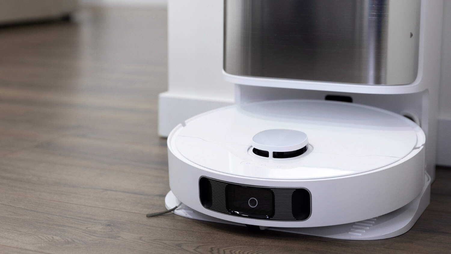 Hoe laadt een robotstofzuiger zich op?